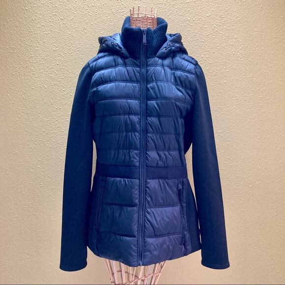 Calvin Klein black ‘Performance’ hooded puffer (S) - Picture 1 of 10